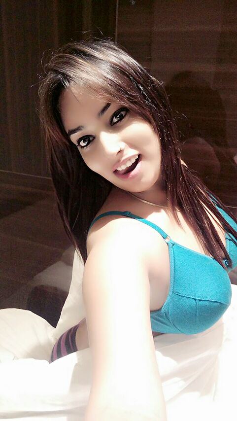 Saanvi - Glamour Companion Ramdaspeth